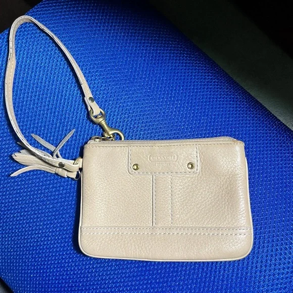 Coach Beige Leather Wristlet Clutch Zip Pouch Small Bag - Picture 1 of 12